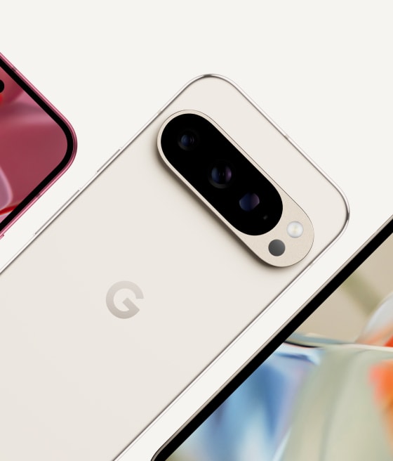 ディスプレイとカメラバーが際立つ数台の Google Pixel。