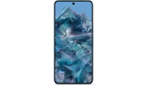 Canlı mavi renkte kilit ekranı resmine sahip Pixel 8 Pro telefon.