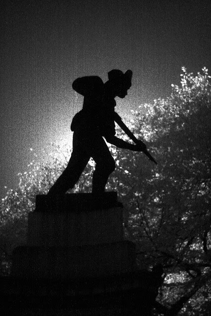 soldier monument, lownsdale square (infrared)